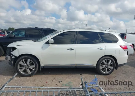 2015 Nissan Pathfinder Platinum из США, поврежденный, VIN 5N1AR2MM9FC701075
